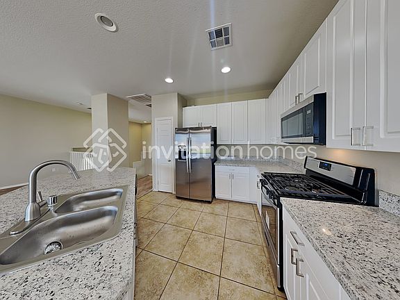 5th image of 8436 Sweet Cedar Ave
