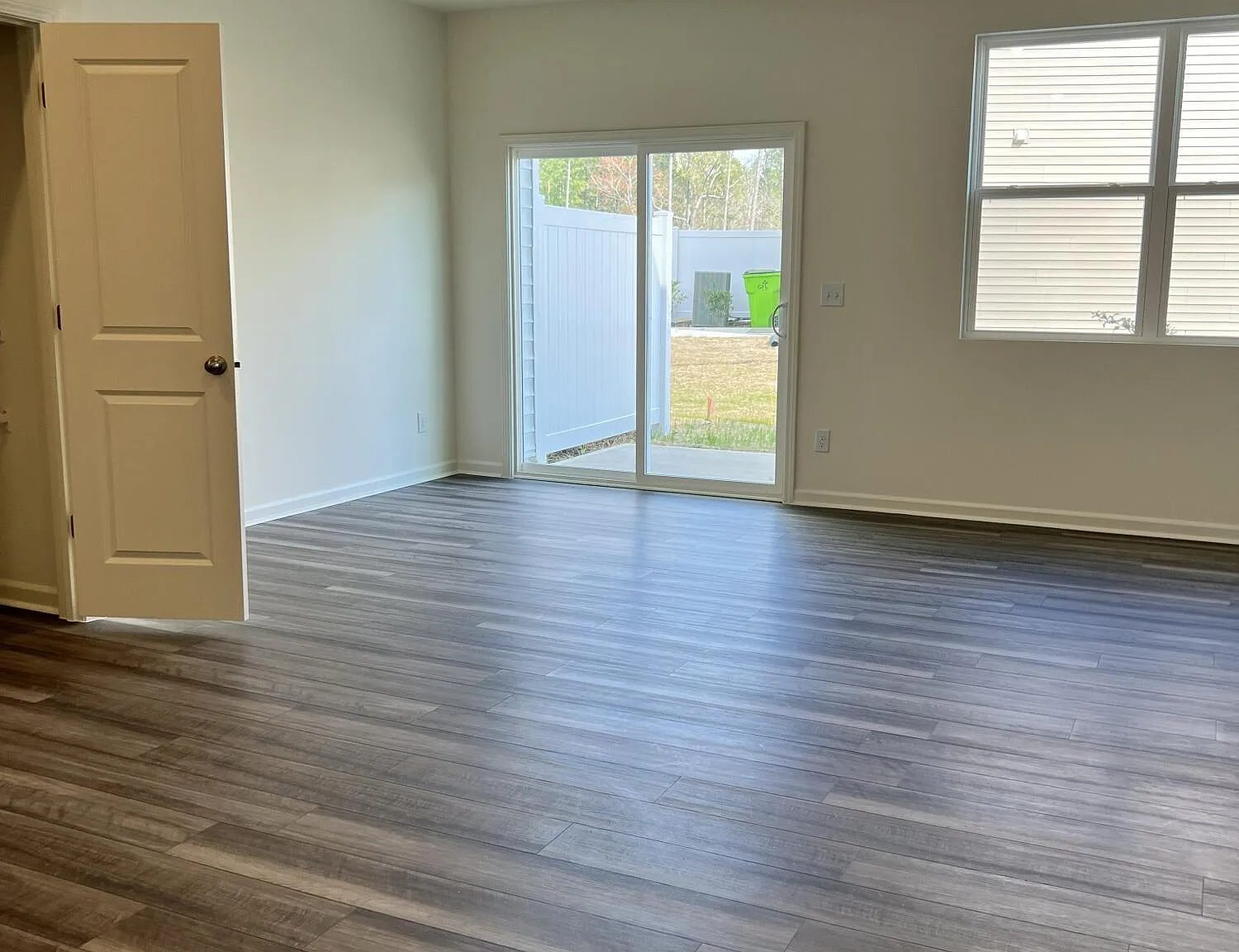1 bed, 1.5 bath, $800 — Photo 4
