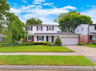 528 N Marias Ave, Clawson, MI 48017