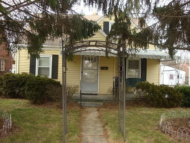 1st image of 301 Archer Dr