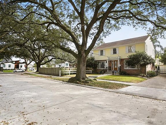 2nd image of 4 Charlotte Dr