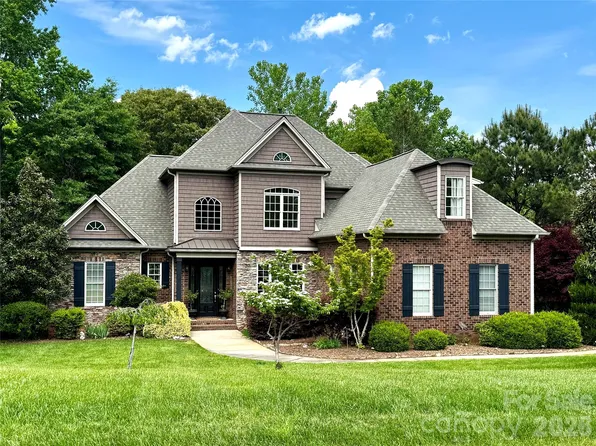 5826 Natoma Rd, Lake Wylie, SC 29710