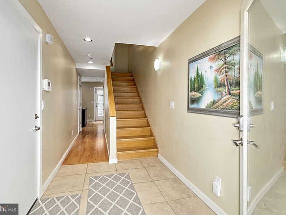 5th image of 211 Brown St Unit 14