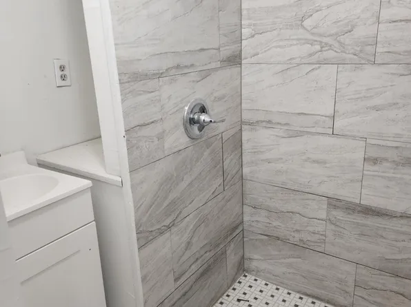 212 Grand Ave #2, Johnson City, NY 13790