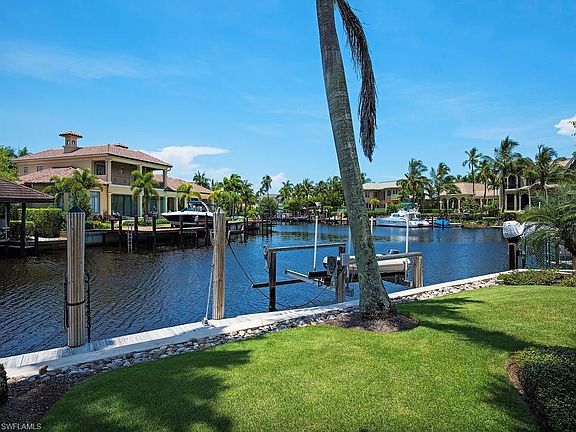 3rd image of 2200 Marina Dr
