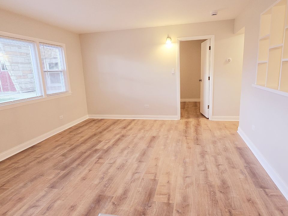 1st image of 4848 W 83rd St APT C