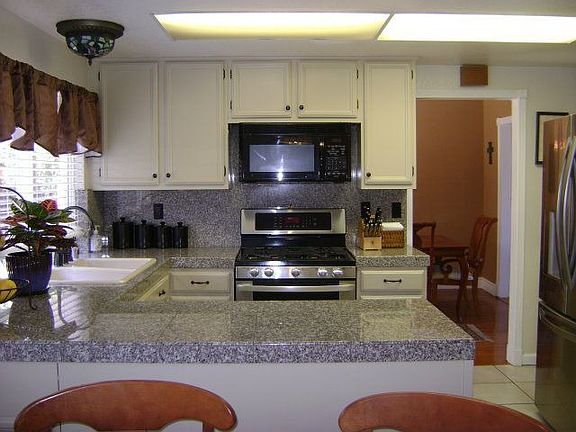 4th image of 3415 Flinthill Ct