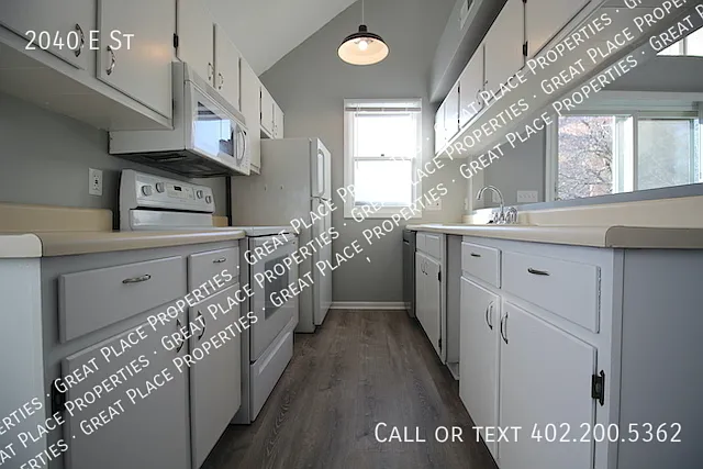 2040 E St — Photo 17