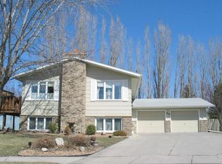 1942 23rd Ave S, Grand Forks, ND 58201