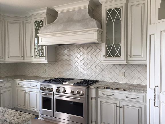 4th image of 15700 Chadwick St