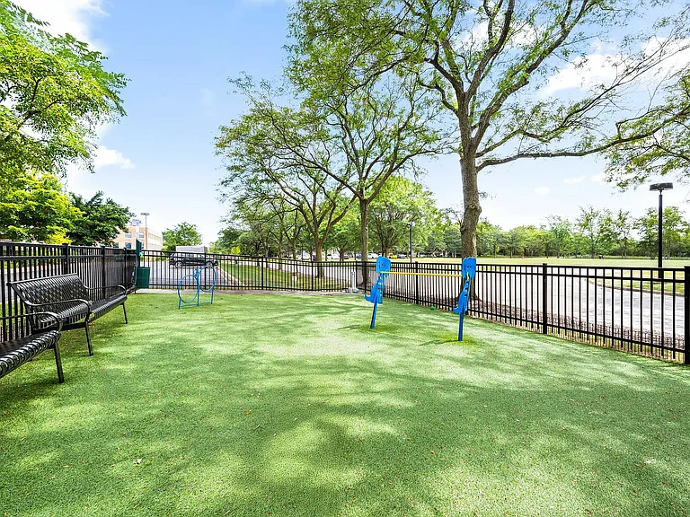 Deerfield_amenity_dog park 13