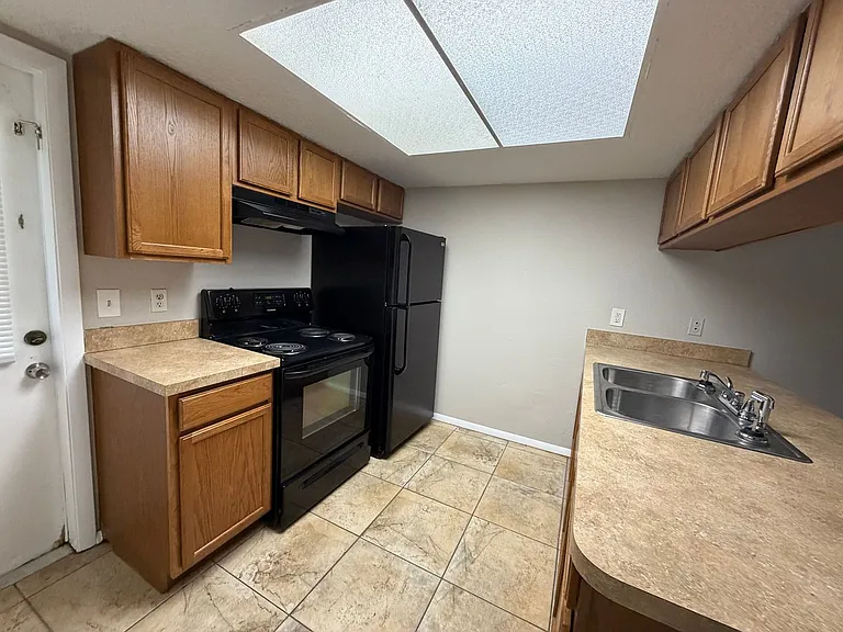 9552 W Orchard St — Photo 4