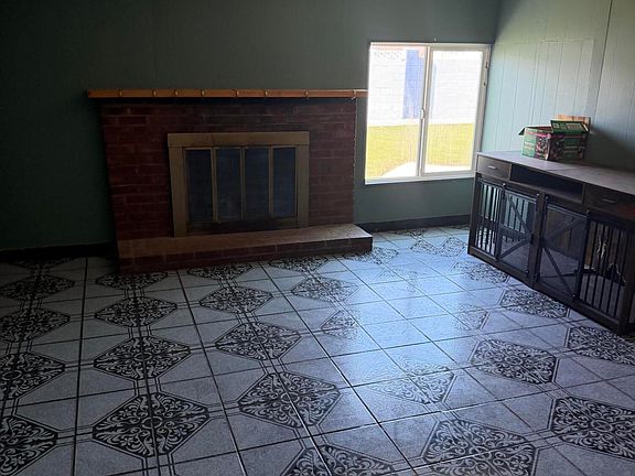 4th image of 6952 W WOLF Street