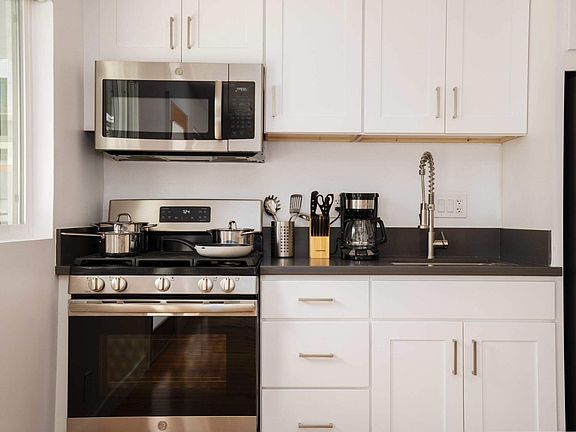5th image of 1223 N Ross St APT 4