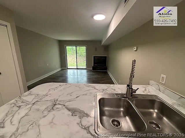 2 bed, 1.5 bath, 945 sqft, $1,040 — Photo 4