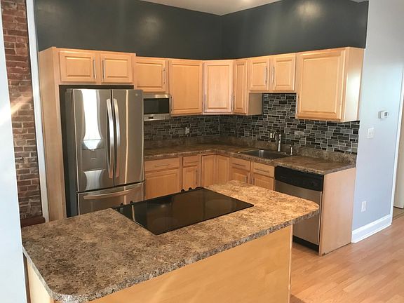 4th image of 3965 Shenandoah Ave #2F