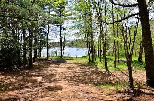 5th image of 13 Wampanoag Way