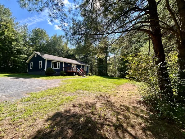 79 Harkness Rd, Peru, NY 12972