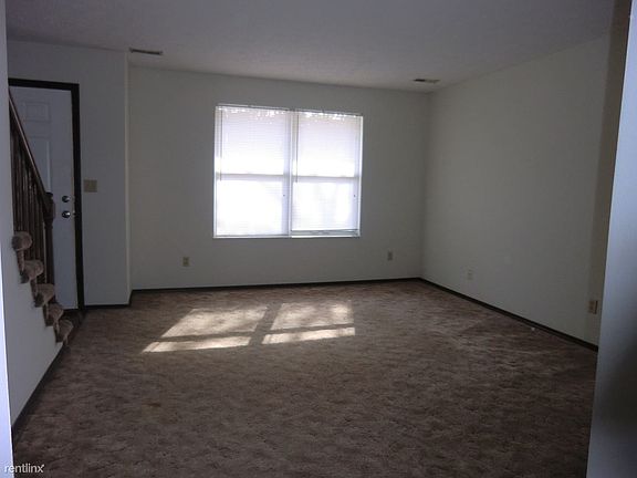 1104 Roosevelt Living Room