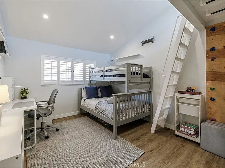 1219 S Catalina Ave — Photo 34