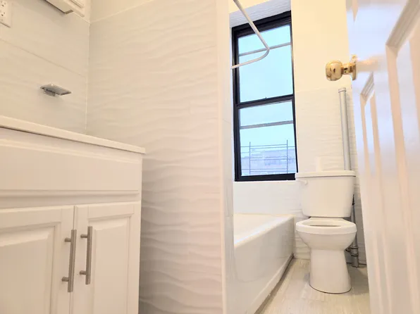 1502 West 6th Street image 7 of 8