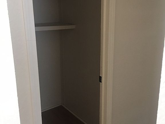 5th image of 1661 Conkling Dr