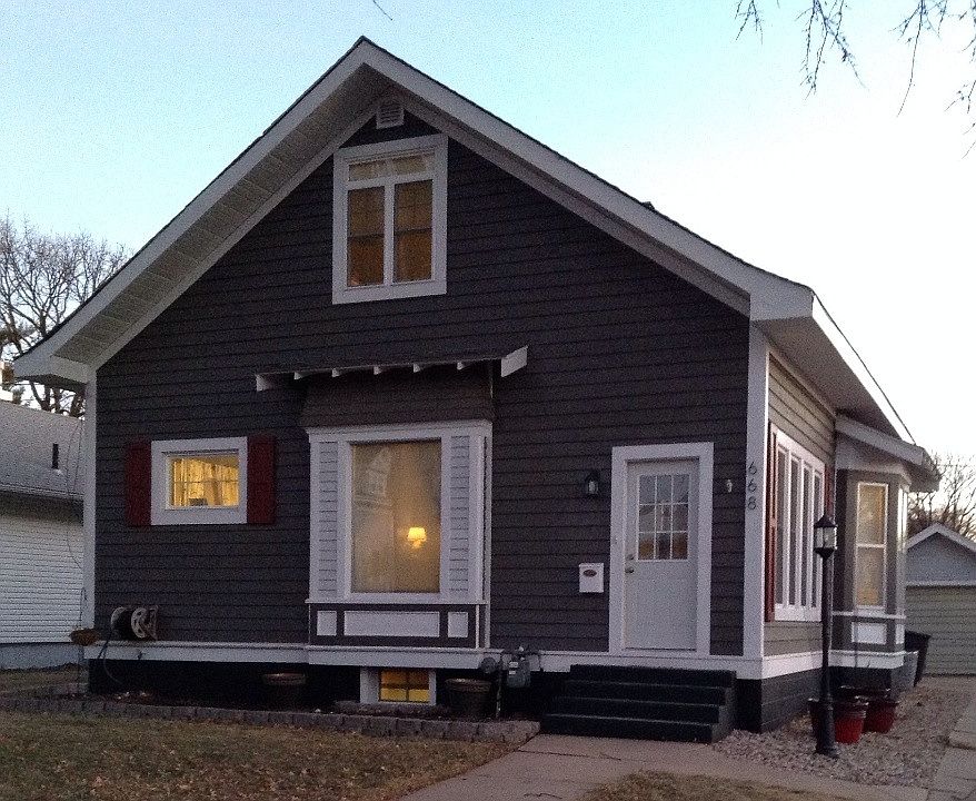 1st image of 668 E 10th St