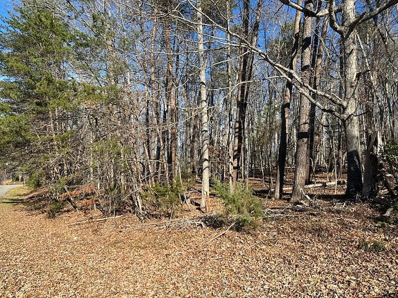 2nd image of 39 Buccaneer Rd