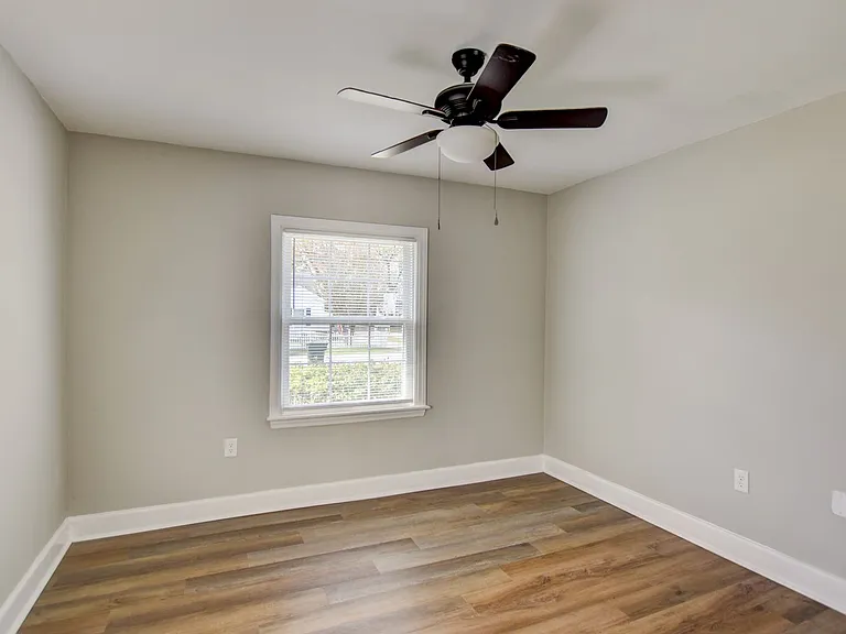 13 Beverly St — Photo 15
