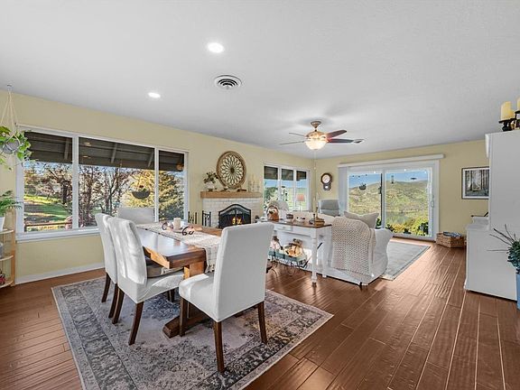 3rd image of 1380 Steele Canyon Road