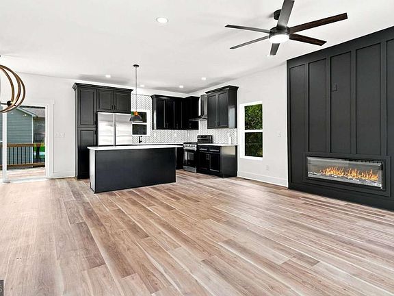 3rd image of 2847 Mitchell Pl