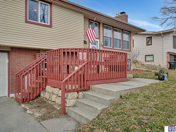 3rd image of 8132 Sanborn Dr
