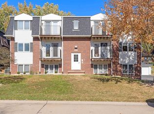 2416 E 50th St APT 3, Davenport, IA 52807