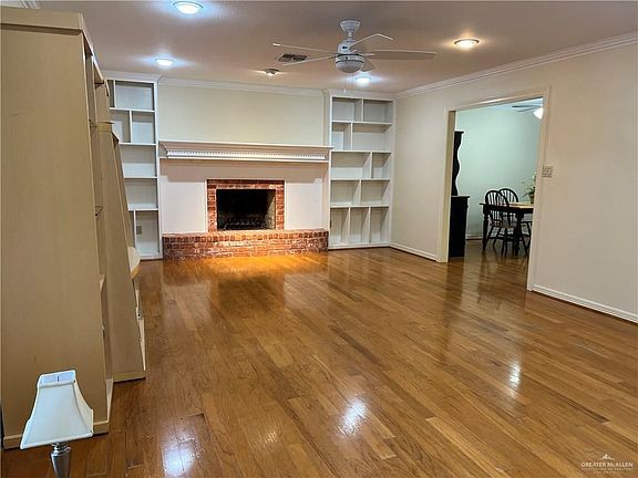 3rd image of 106 W Tulip Ave