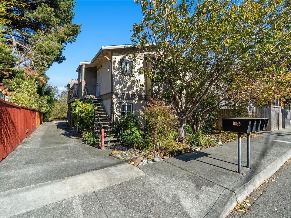 1st image of 1085 Searles St