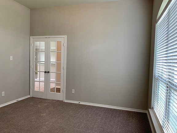 3rd image of 1925 Green Terrace Dr