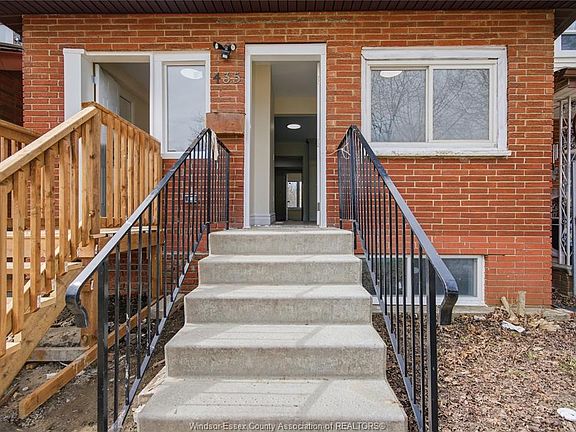 5th image of 435 Caron Ave