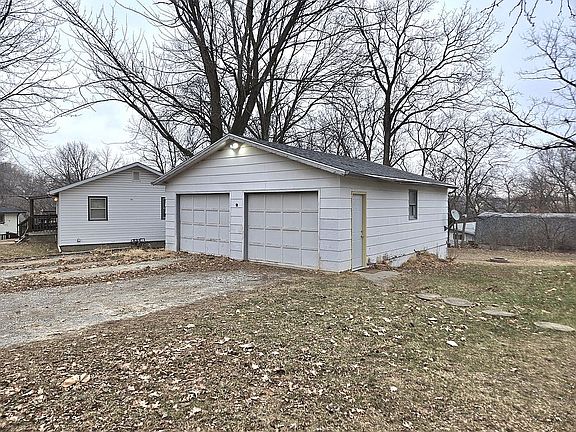 3rd image of 1209 S 10th St