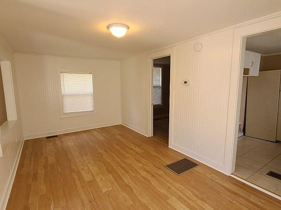 3rd image of 1922 29th Ave N