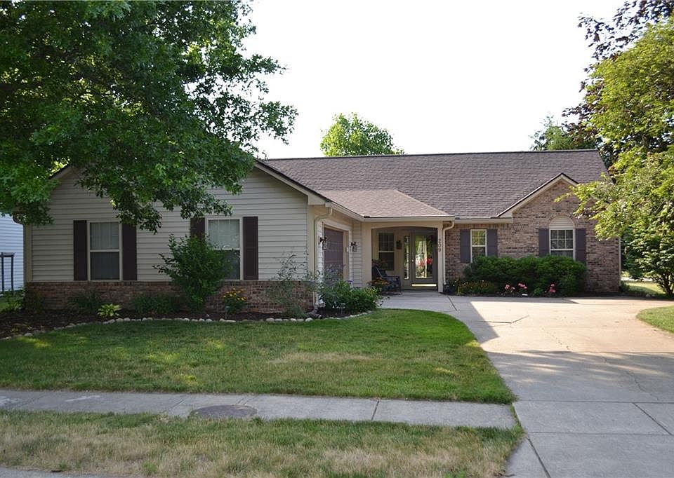 1st image of 209 Castlewood Ct