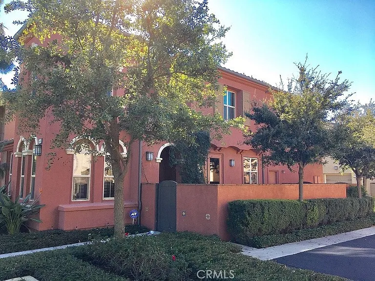 68 Cienega — Photo 2
