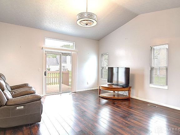 4th image of 1067 Bay Harbour Cir