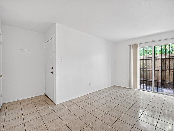 3rd image of 7200 Clarewood Dr APT 1904