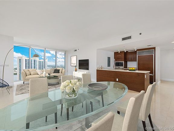3rd image of 465 Brickell Ave APT 3702