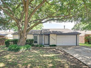 7206 Christie Ln, Dallas, TX 75249