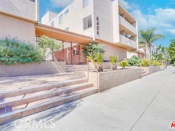 5429 Newcastle Ave APT 210, Encino, CA 91316