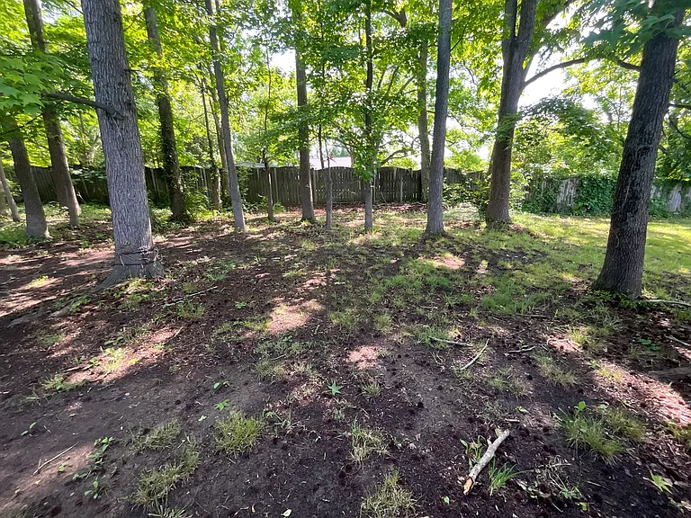 2413 Robbins St — Photo 35