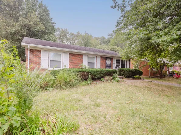 3793 Temple Dr, Lexington, KY 40517