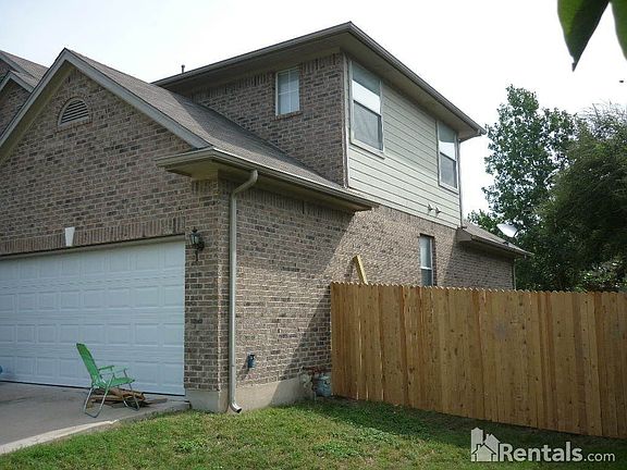2nd image of 1006 Laurel Glen Blvd