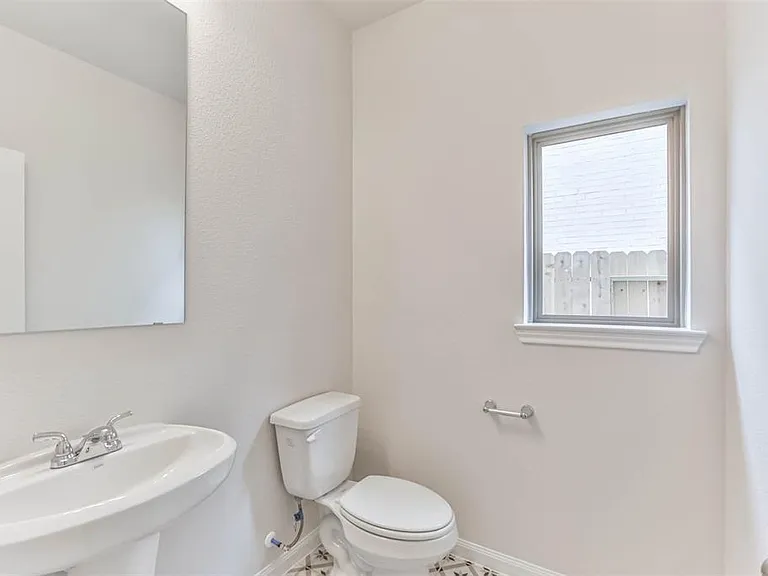 704 Ocean Palms Dr — Photo 22